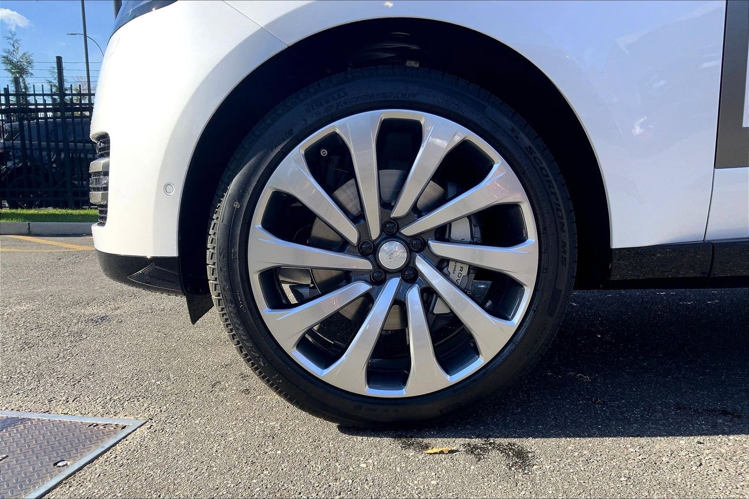 New 2025 Land Rover Range Rover SE image 11