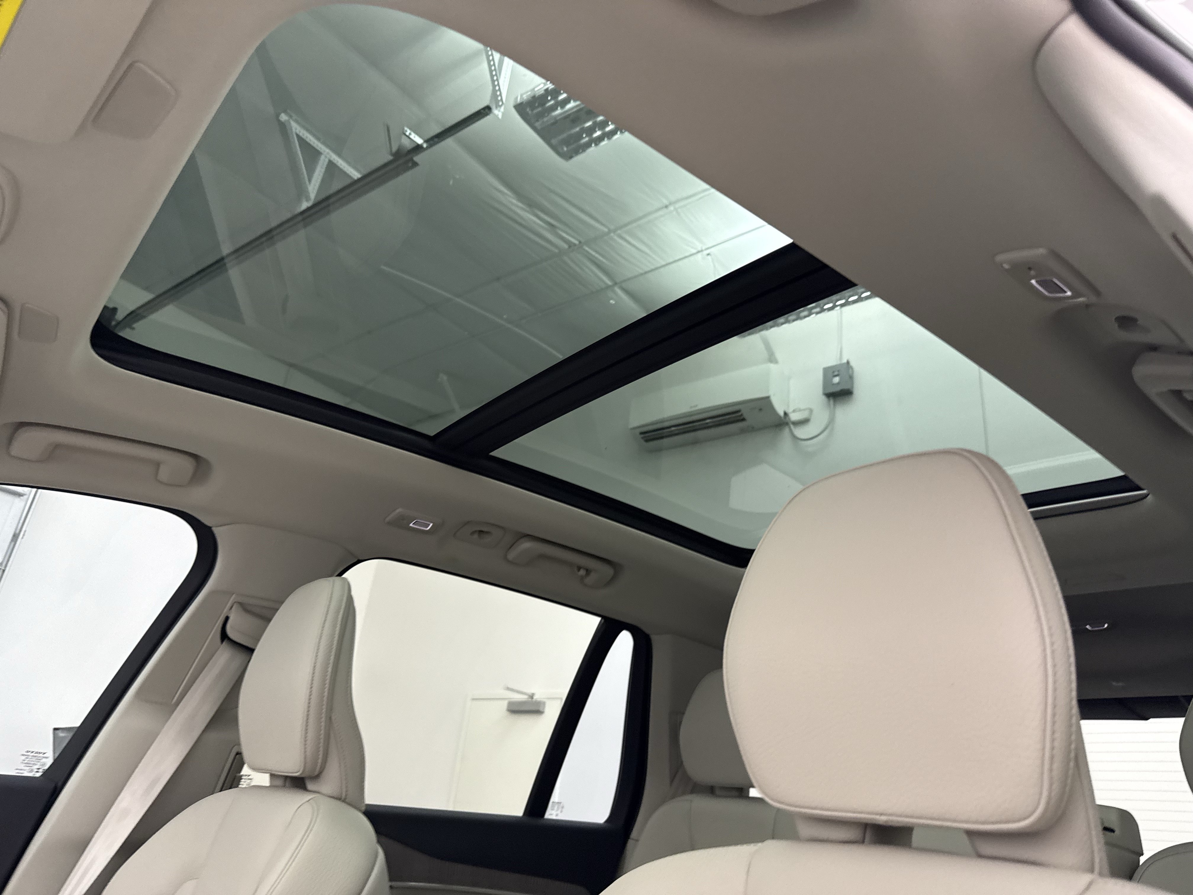 Certified 2024 Volvo XC90 B6 Plus w/ Protection Package Premier AWD/4WD image 14