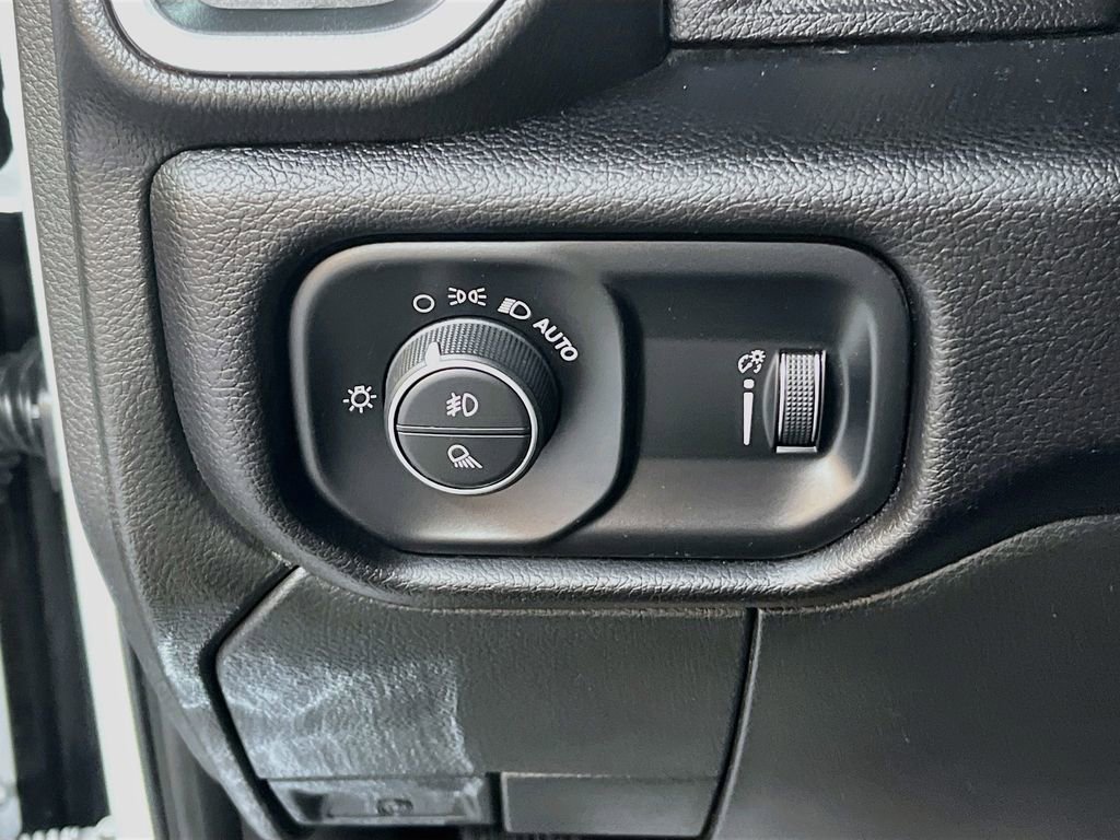 Used 2024 RAM 2500 Big Horn AWD/4WD image 10