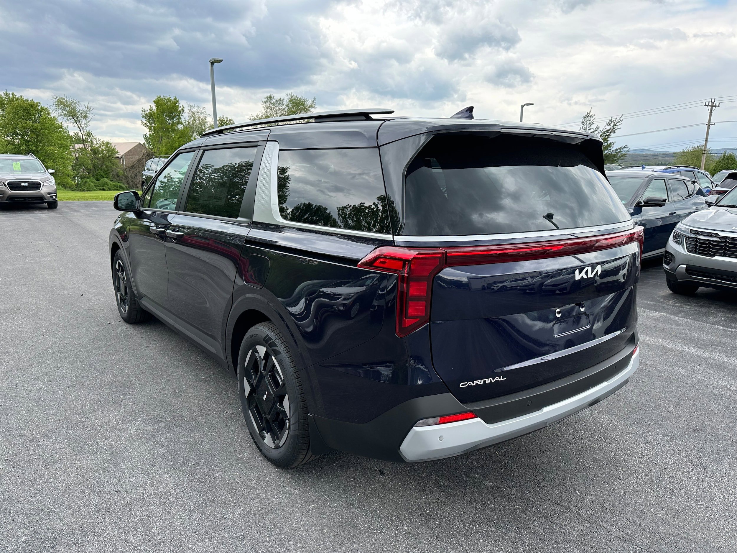 New 2026 Kia Carnival EX FWD image 7