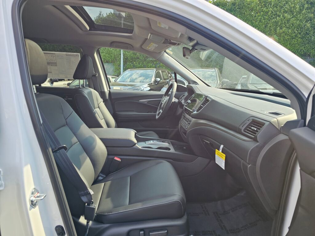 New 2025 Honda Ridgeline RTL image 9