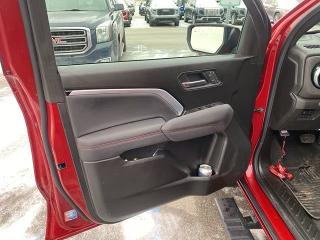 Used 2025 Chevrolet Colorado Z71 w/ Technology Package image 10