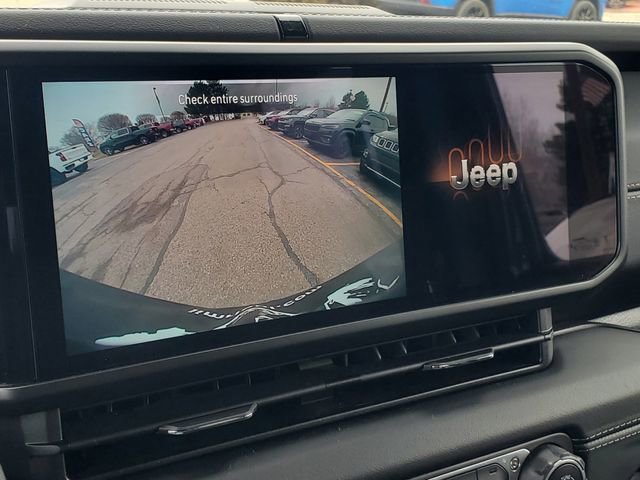 Used 2024 Jeep Wrangler Sahara image 22