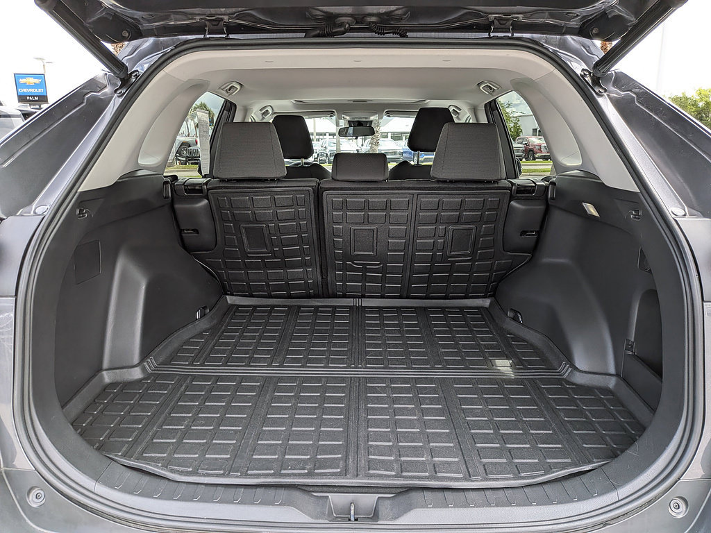 Used 2022 Toyota RAV4 XLE w/ Convenience Package FWD image 30