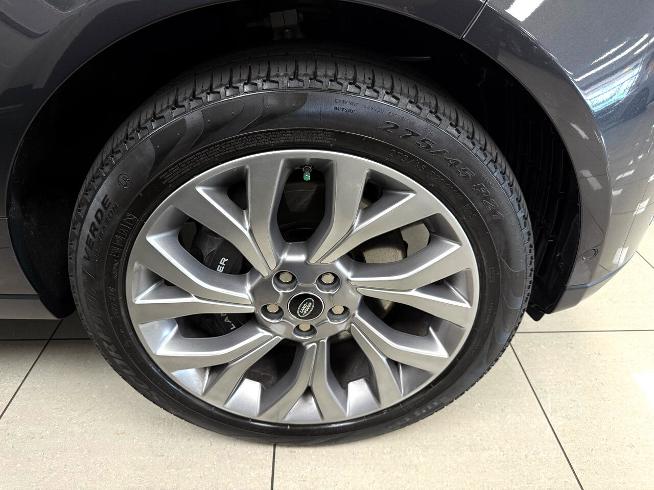 Used 2020 Land Rover Range Rover HSE image 38