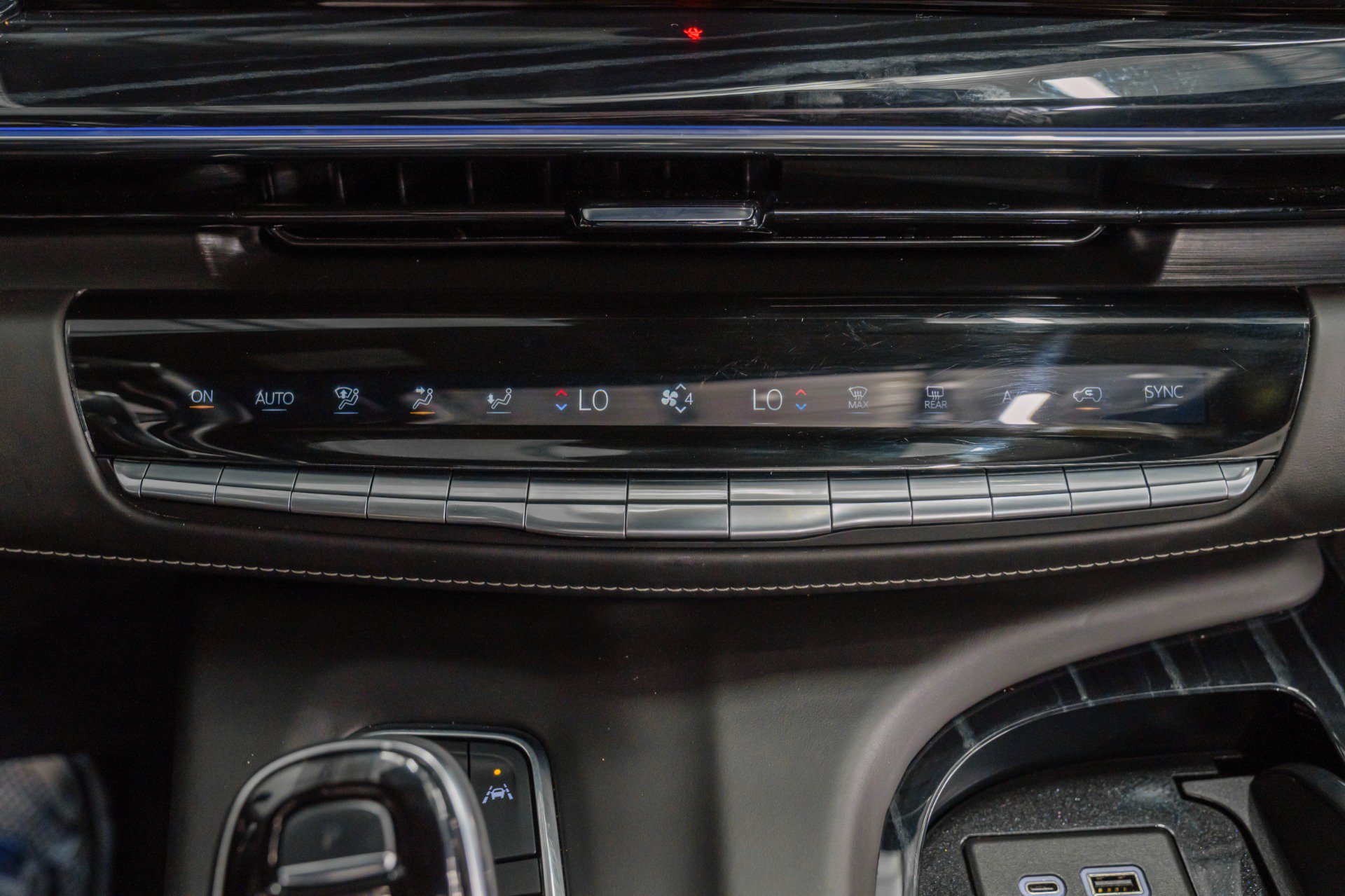 Used 2024 Cadillac Escalade ESV V w/ LPO, Floor Liner Package AWD/4WD image 45