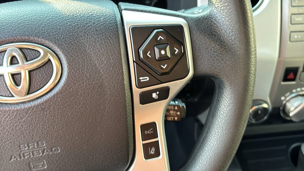 Used 2018 Toyota Tundra SR5 w/ SR5 Upgrade Package AWD/4WD image 17