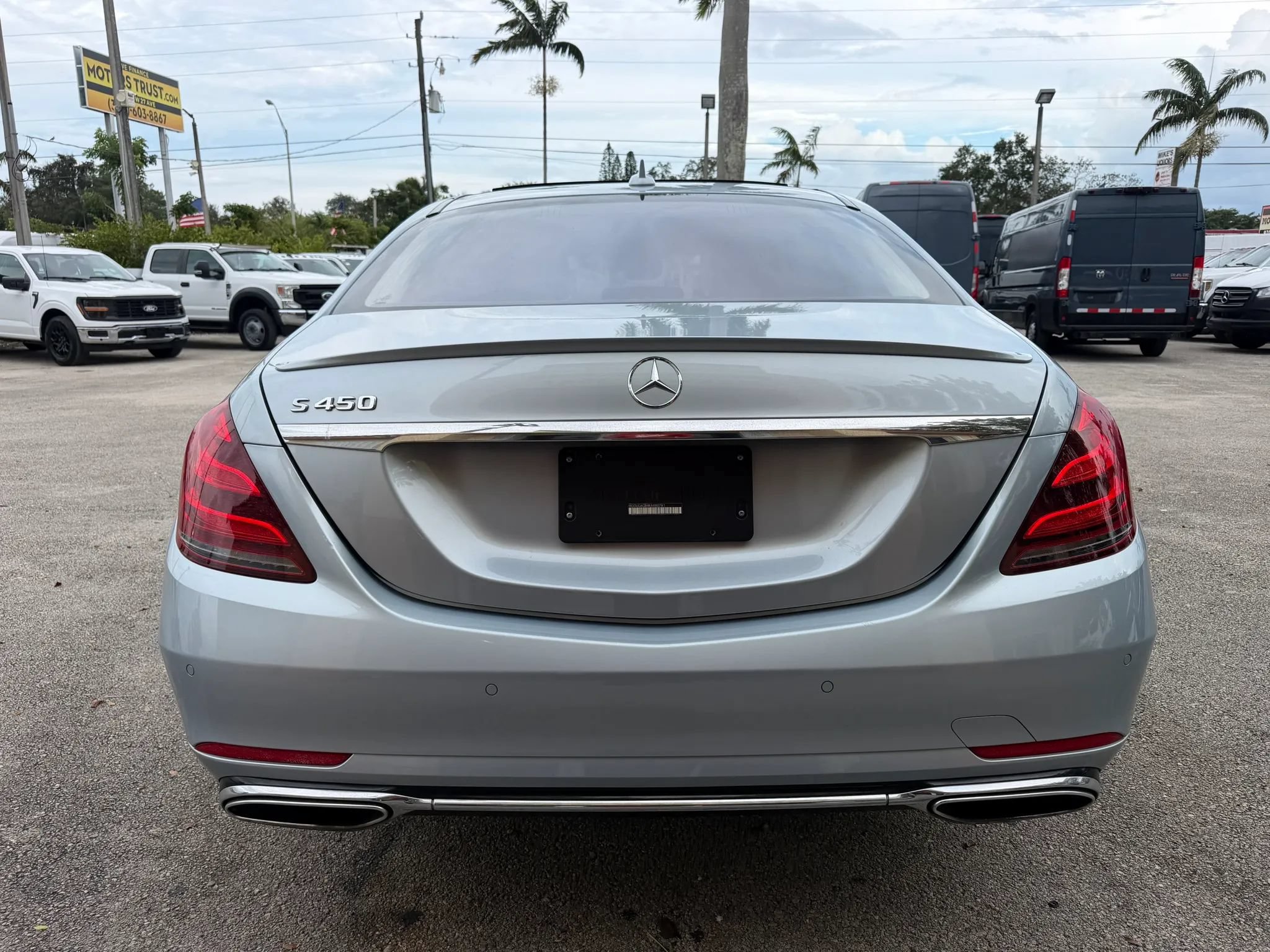 Used 2019 Mercedes-Benz S 450 Sedan image 4