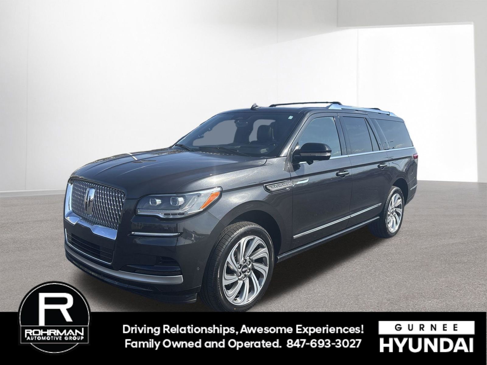 Used 2023 Lincoln Navigator L Reserve image 5