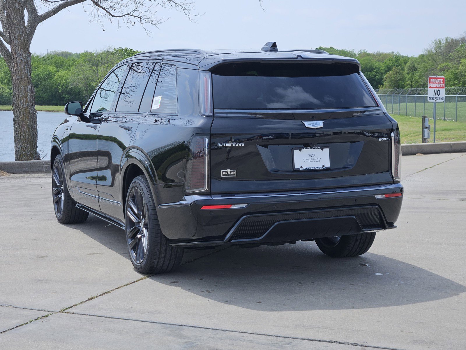 New 2026 Cadillac Vistiq Platinum AWD/4WD image 4