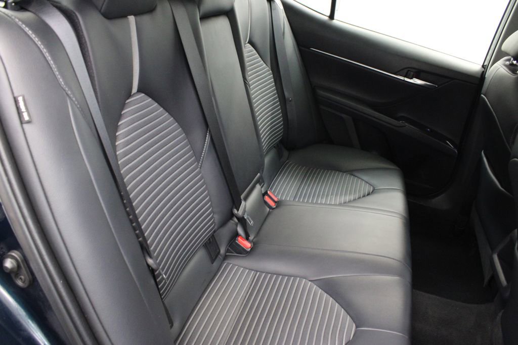 Used 2020 Toyota Camry SE FWD image 18