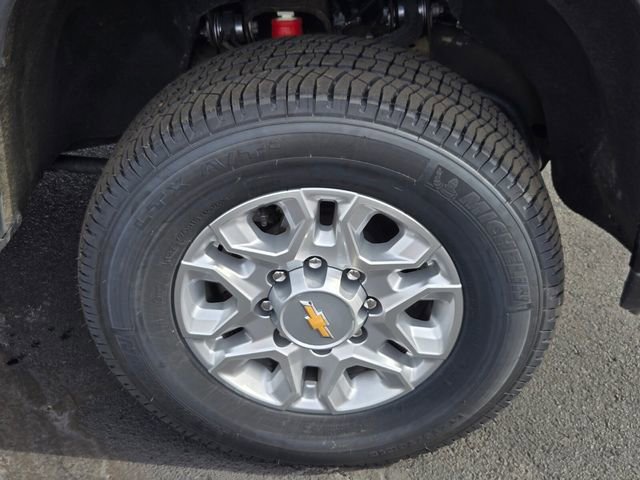 Used 2024 Chevrolet Silverado 2500 Custom w/ Custom Value Package image 21