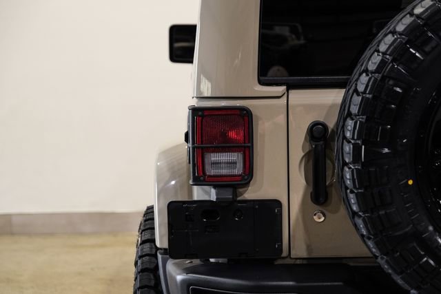Used 2017 Jeep Wrangler Rubicon AWD/4WD image 36