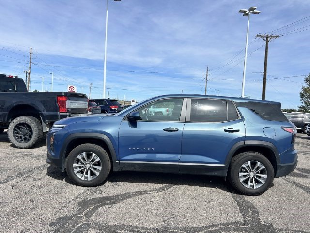 Used 2026 Chevrolet Equinox LT AWD/4WD image 2