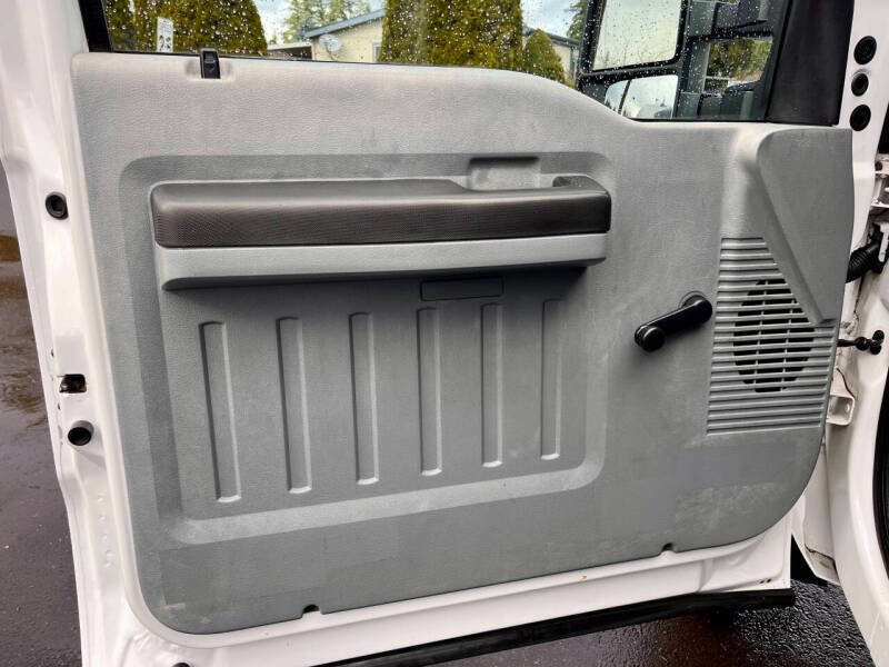 Used 2015 Ford F550 4x4 Crew Cab Super Duty image 16