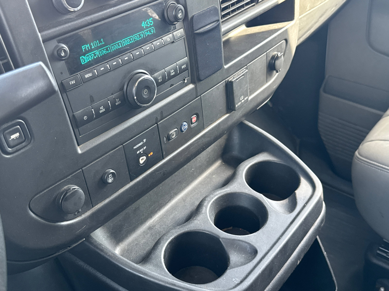 Used 2019 Chevrolet Express 3500 LS image 28