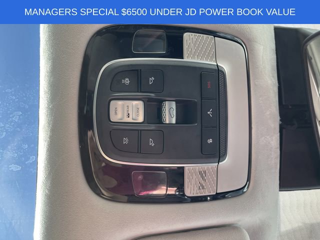 Used 2022 Hyundai Palisade Calligraphy w/ Winter Package image 16