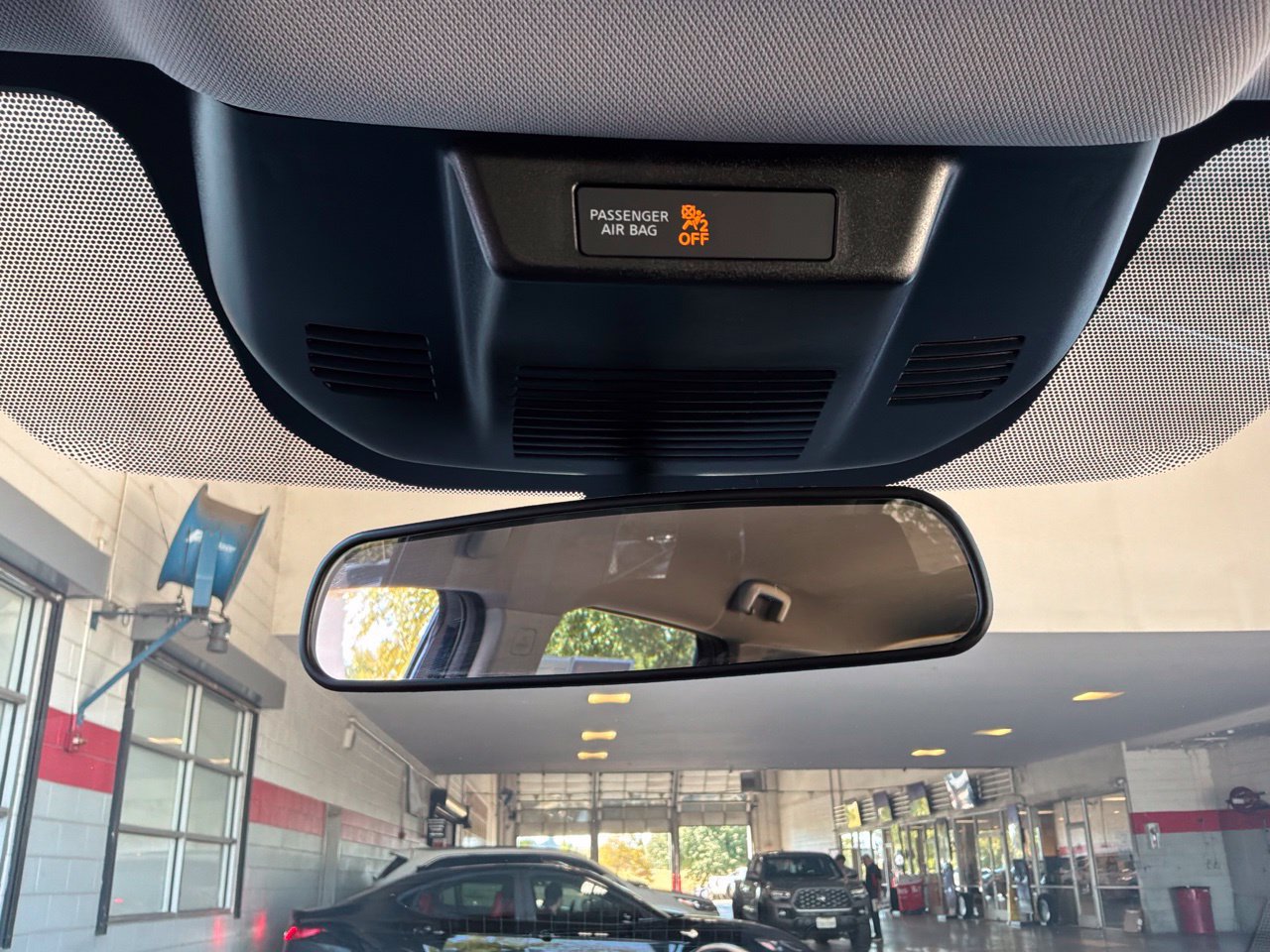 Used 2025 Nissan Rogue SV AWD/4WD image 22