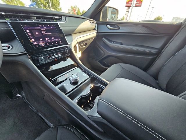New 2025 Jeep Grand Cherokee Laredo X w/ Trailer Tow Package AWD/4WD image 19