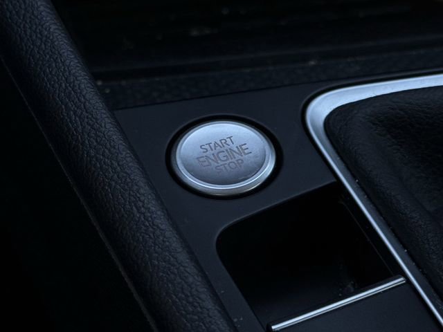 Used 2025 Volkswagen Jetta SE image 21