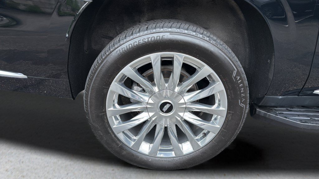 Certified 2024 Cadillac Escalade ESV Premium Luxury w/ LPO, Floor Liner Package AWD/4WD image 17