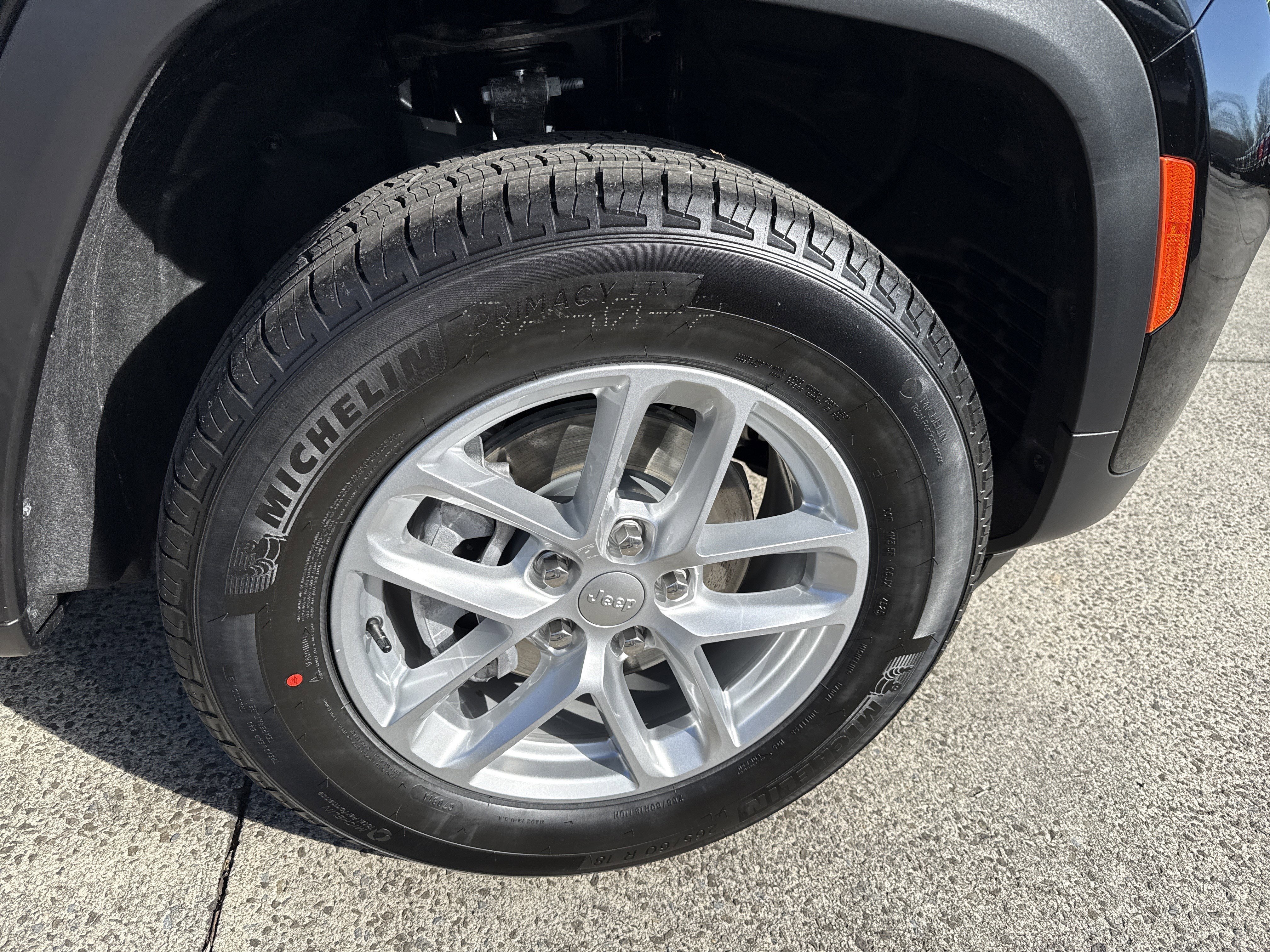 New 2025 Jeep Grand Cherokee Laredo image 13