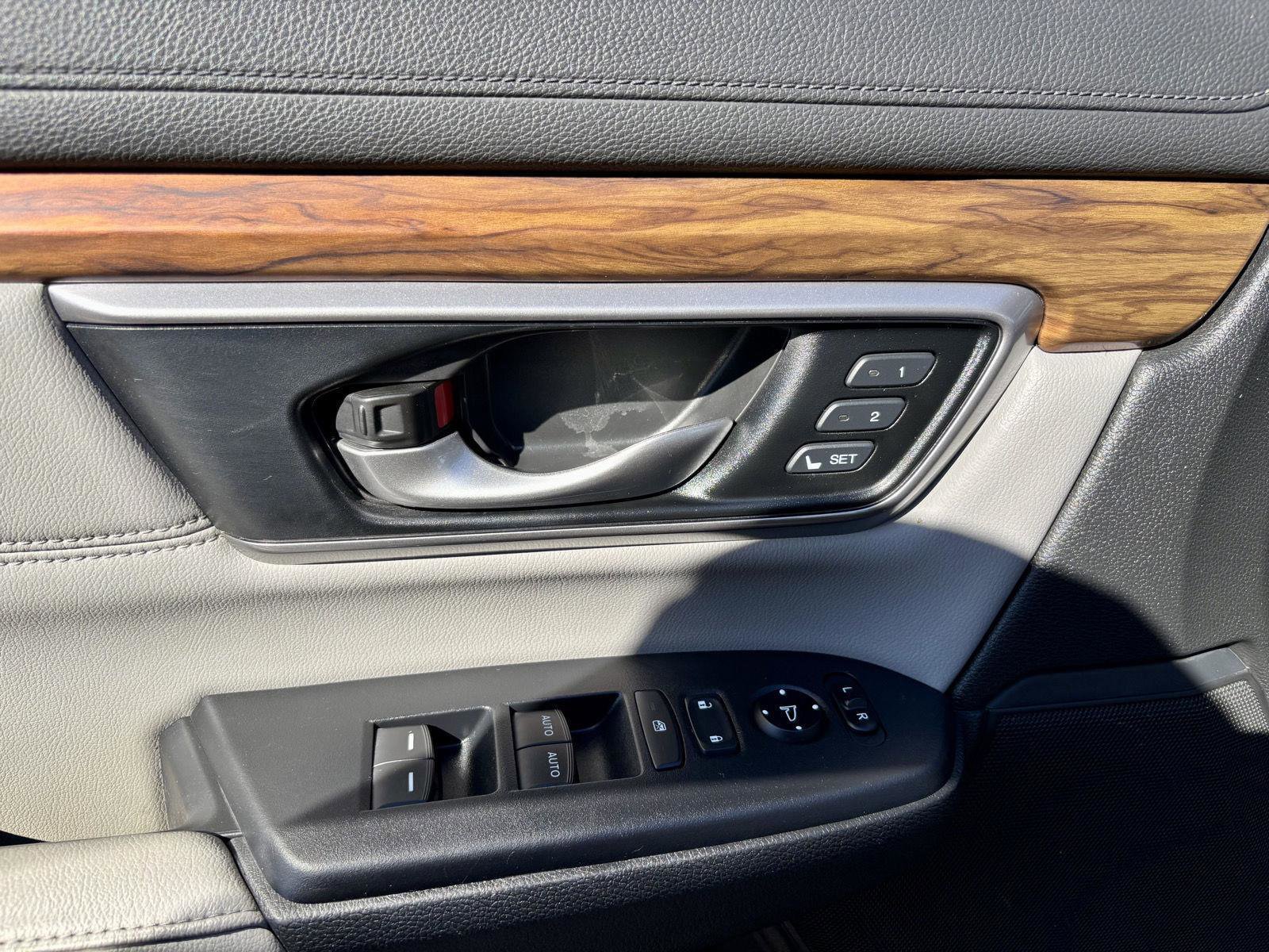 Used 2019 Honda CR-V Touring image 22