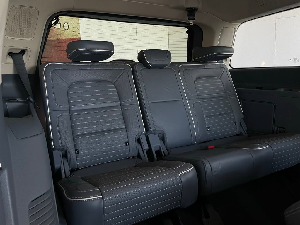 Used 2021 Lincoln Navigator Black Label w/ Cargo Convenience Package image 23
