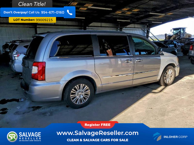Used 2013 Chrysler Town & Country Touring-L w/ Premium Group image 4