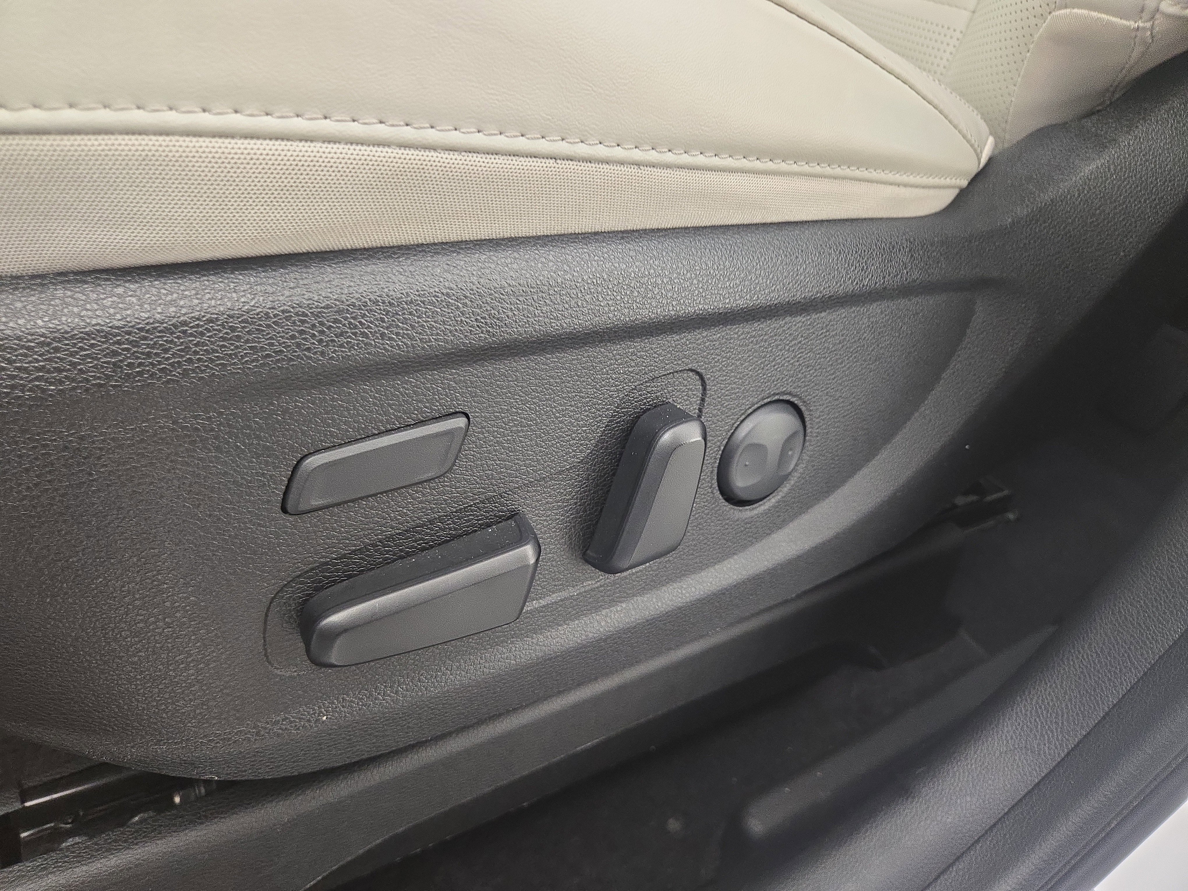 Used 2022 Kia Telluride SX w/ SX Prestige Package image 33