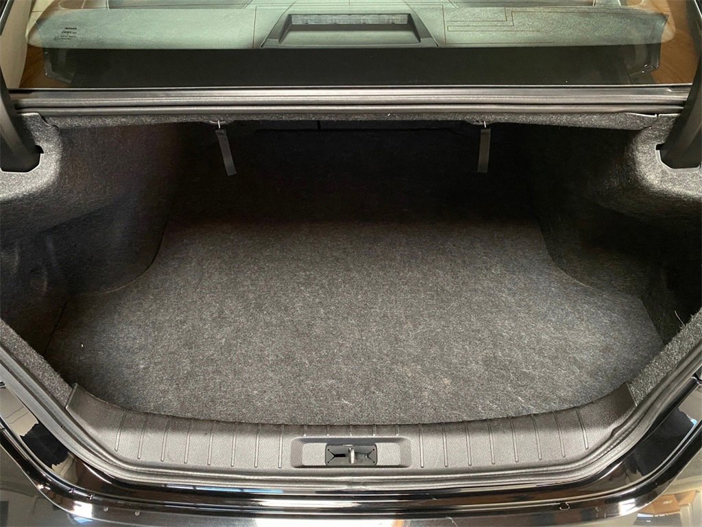 Used 2023 Nissan Maxima SL image 4