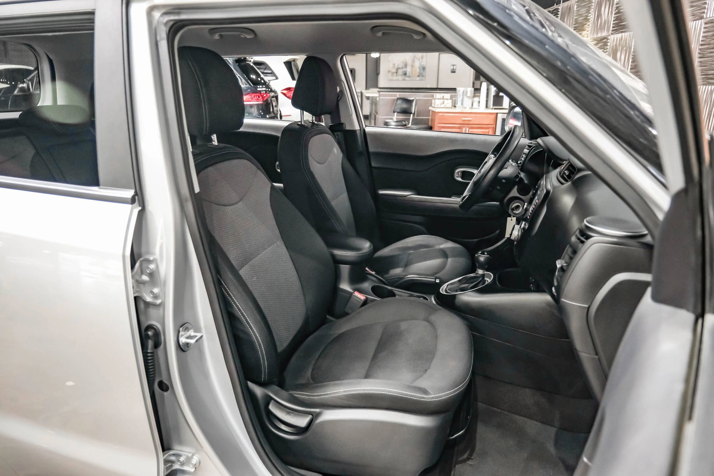 Used 2019 Kia Soul + image 31