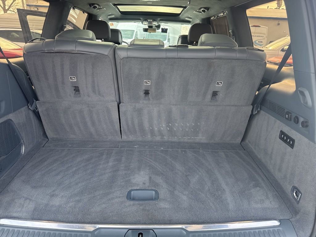 Used 2022 Jeep Grand Wagoneer Series III w/ Rear Seat Video Group 1 image 49