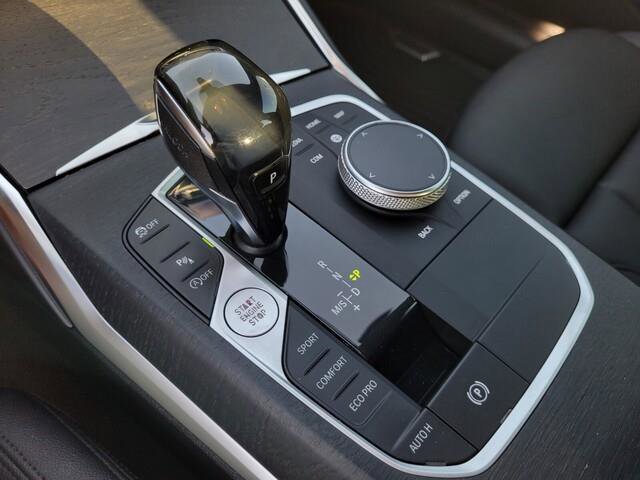 Used 2021 BMW 330i Sedan w/ Premium Package image 17