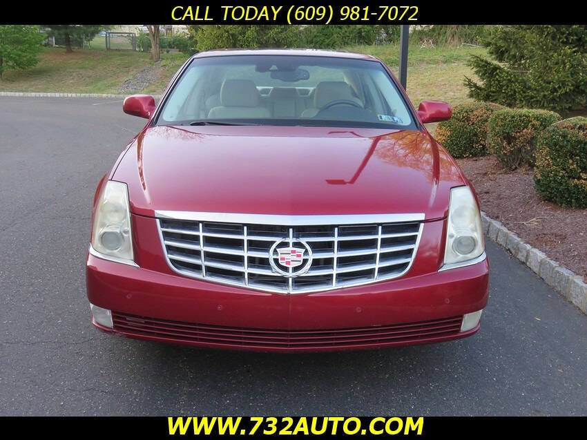 Used 2009 Cadillac DTS w/ Sun And Sound Package FWD image 5