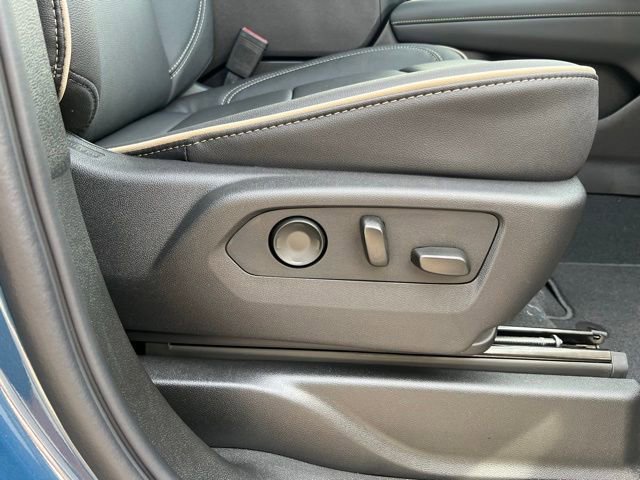 New 2025 Chevrolet Suburban Premier AWD/4WD image 20