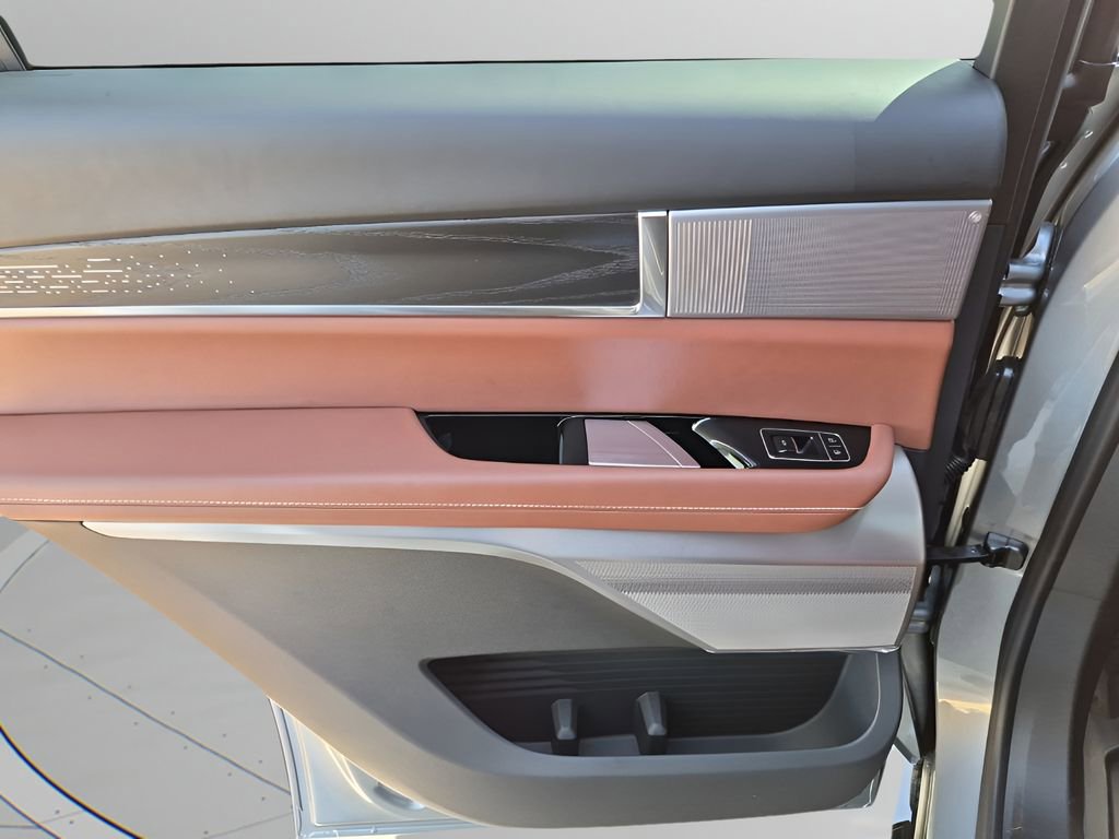 New 2026 Cadillac Vistiq Platinum w/ LPO, Floor Liner Package image 17