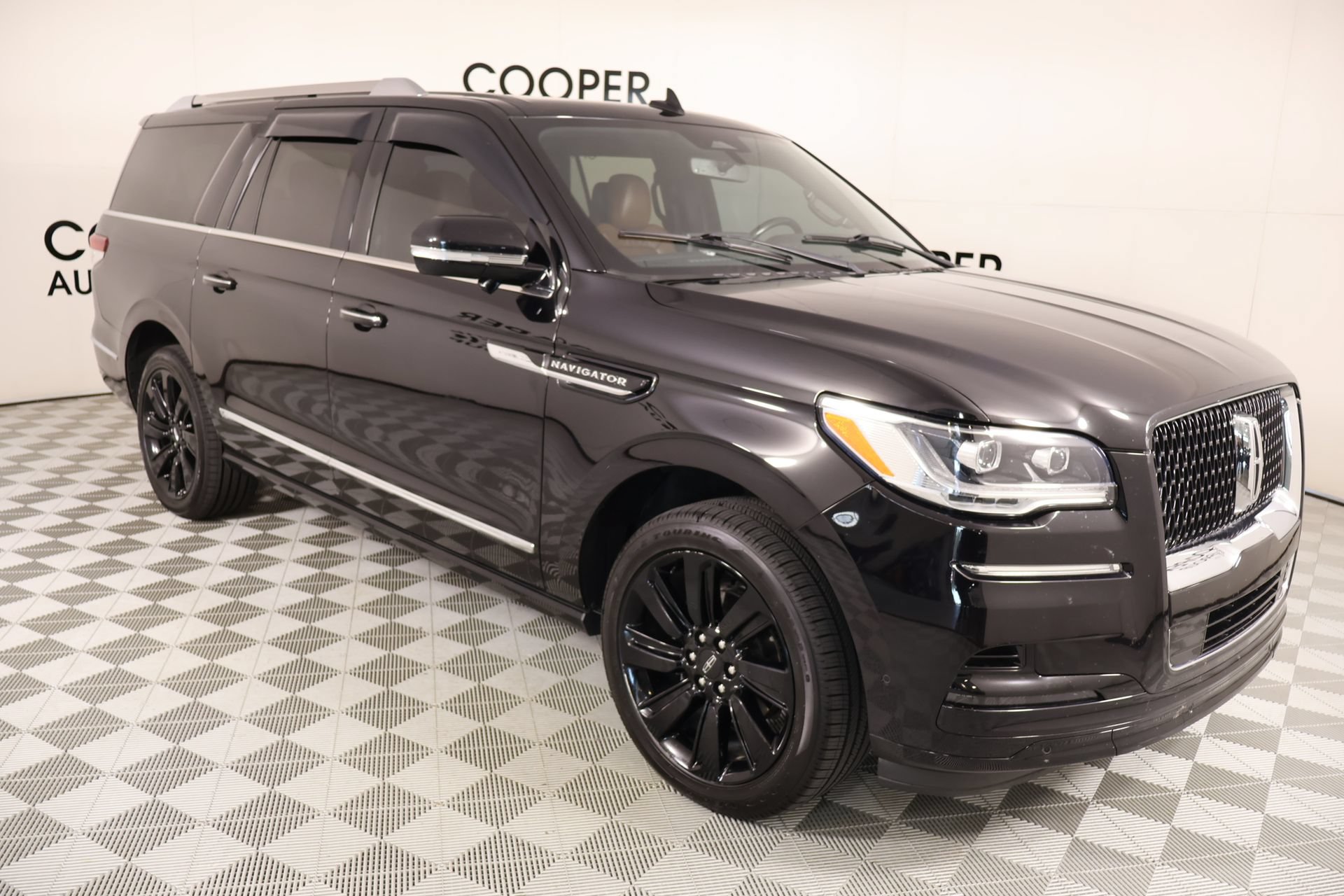 Used 2022 Lincoln Navigator L Reserve AWD/4WD image 1