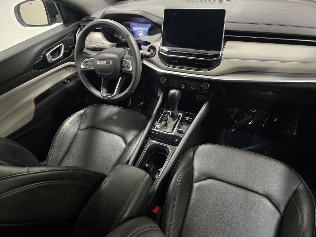 Used 2024 Jeep Compass Limited image 22