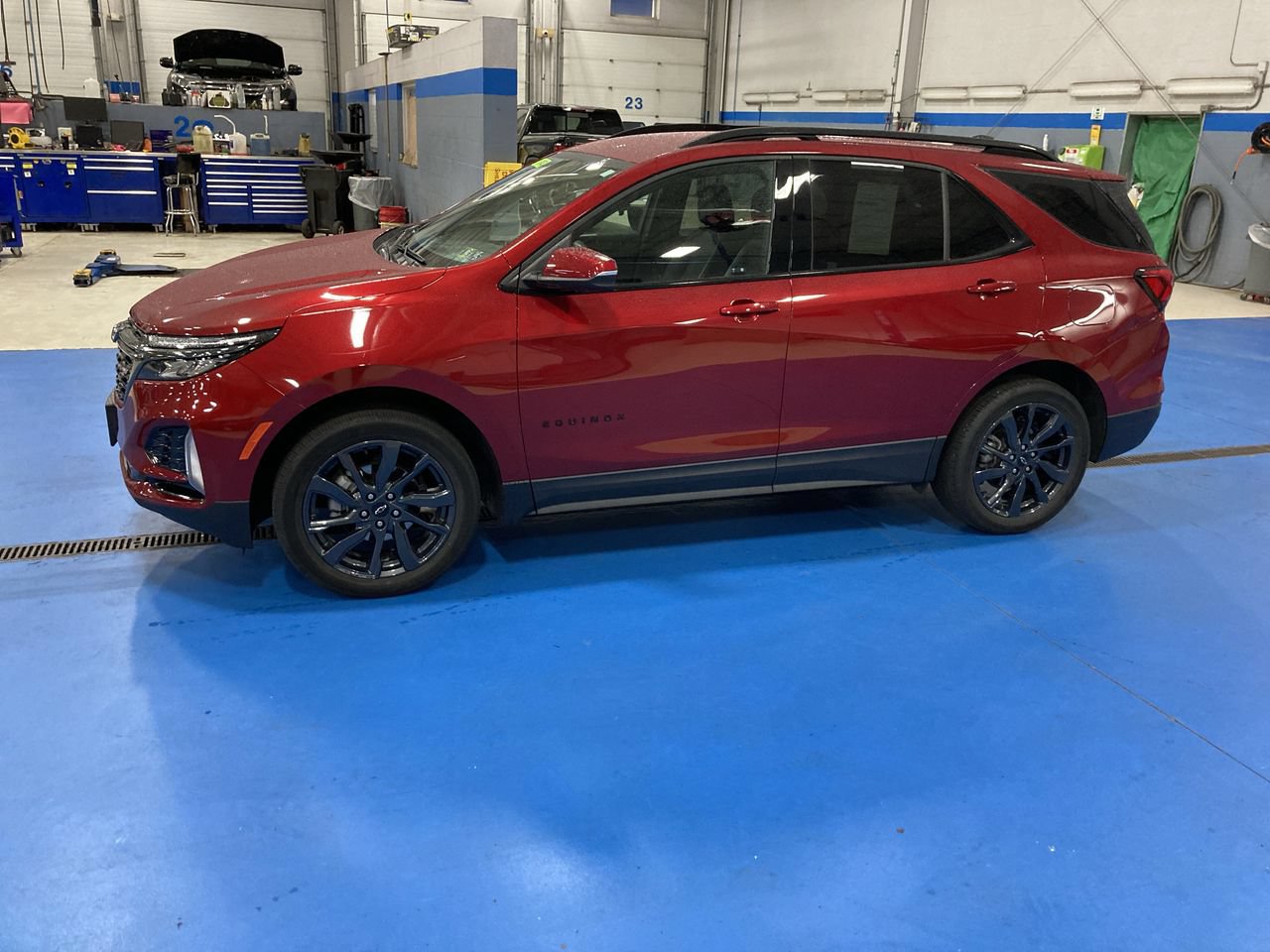 Used 2022 Chevrolet Equinox RS w/ Infotainment Package AWD/4WD image 4