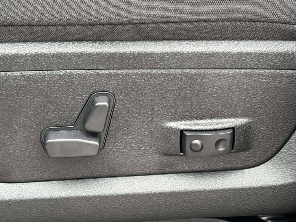 New 2026 RAM 2500 Big Horn AWD/4WD image 29
