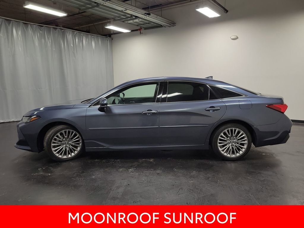 Used 2019 Toyota Avalon XLE image 5