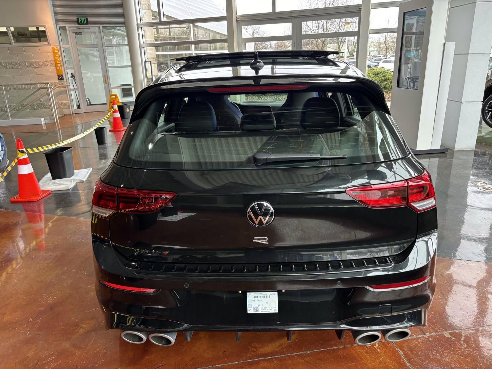 Used 2024 Volkswagen Golf R image 6