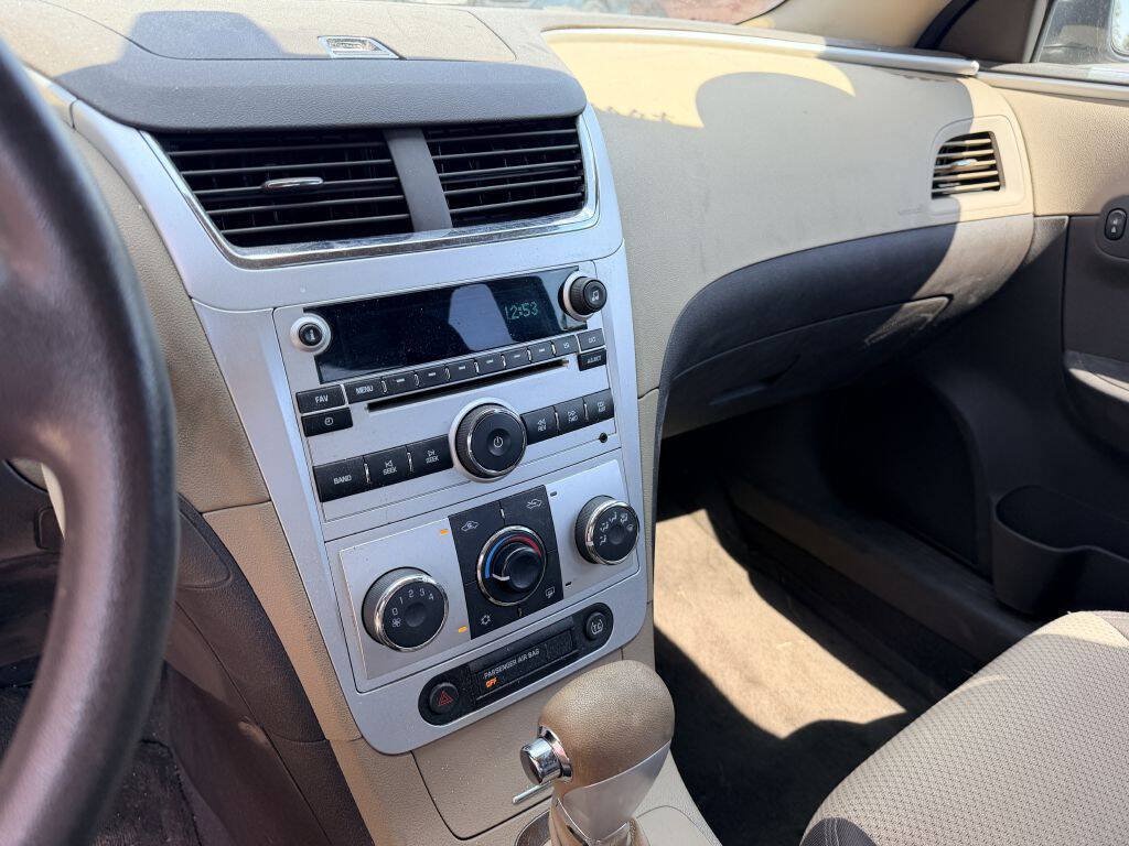 Used 2010 Chevrolet Malibu LS FWD image 10