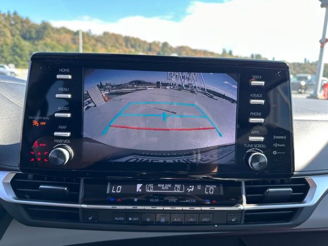 Used 2023 Toyota Sienna XLE image 19