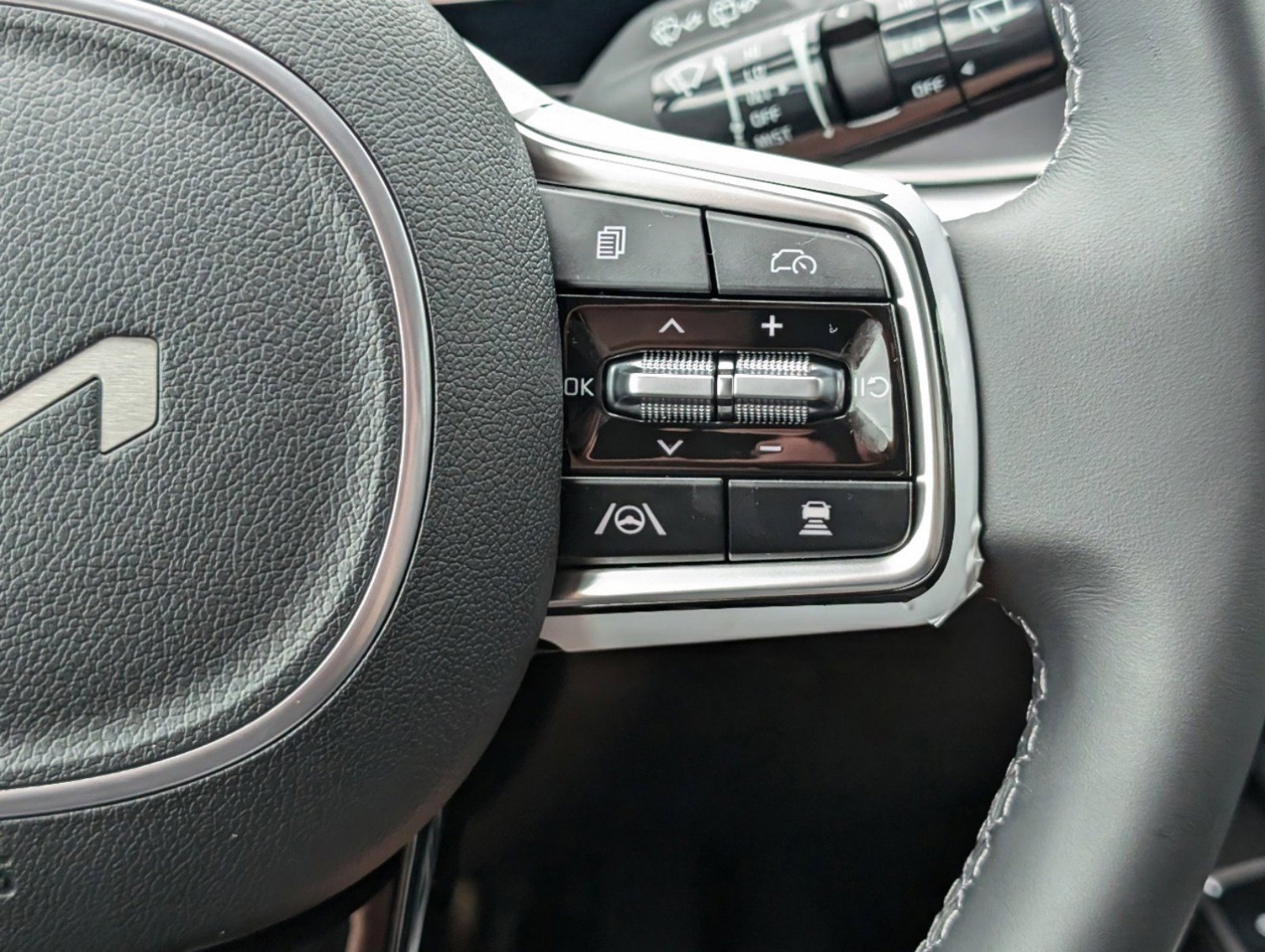 Used 2025 Kia Sorento S w/ Panoramic Sunroof Package image 20