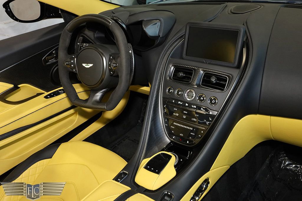 Used 2023 Aston Martin DBS Superleggera Volante image 31