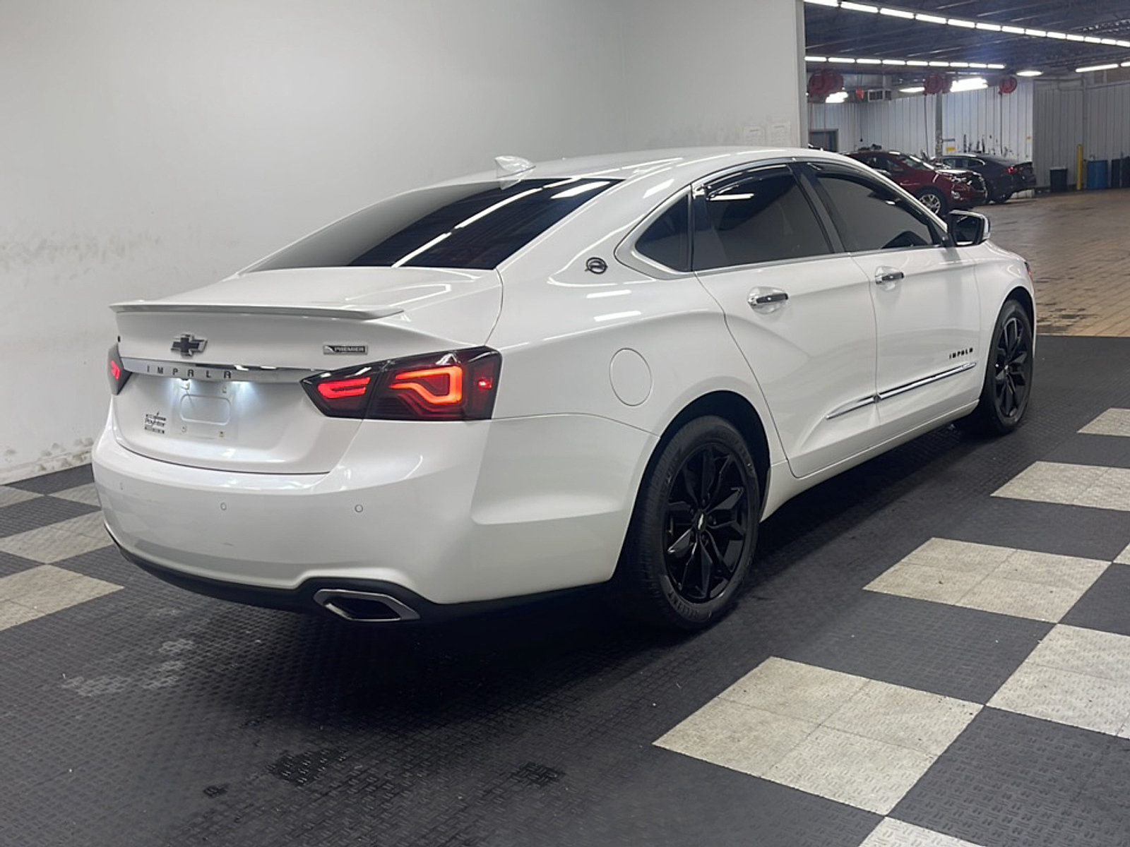 Used 2017 Chevrolet Impala Premier w/ Enhanced Convenience Package FWD image 18