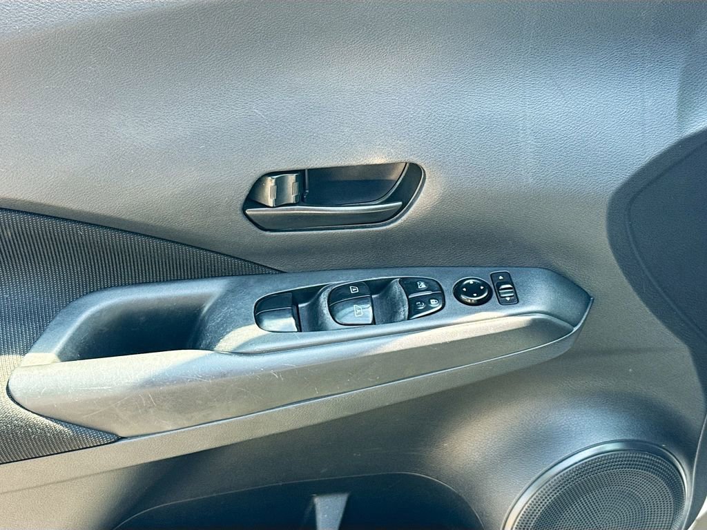 Used 2022 Nissan Kicks S FWD image 21