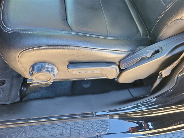 Used 2022 Jeep Wrangler Unlimited Sahara image 16